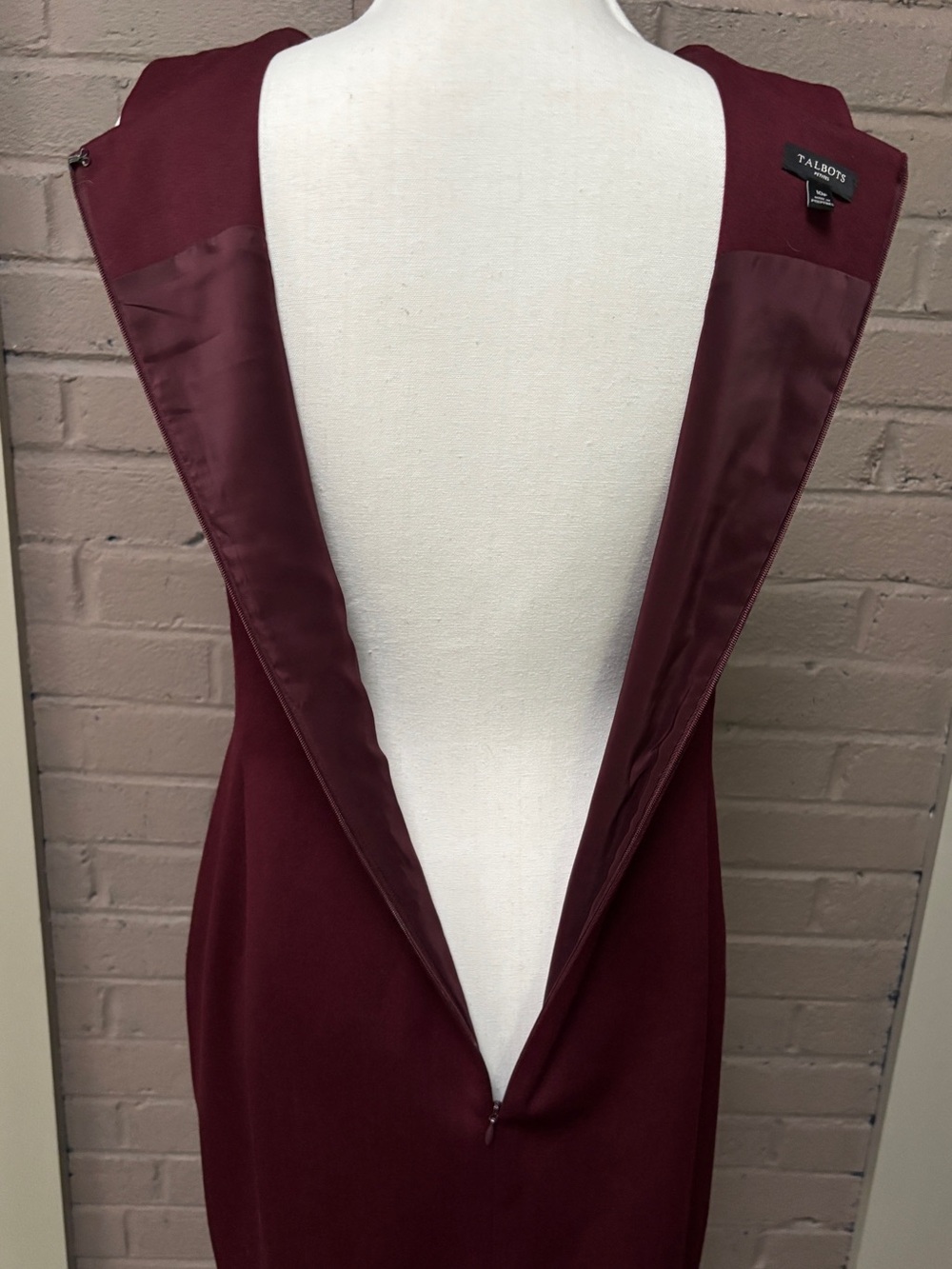 Talbots Sleeveless Sheath Dress in Burgundy with Decorative Bow  10P - Picture 8 of 9